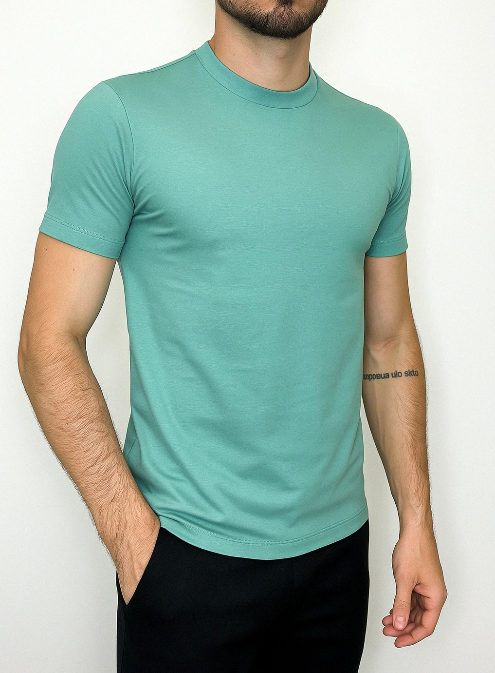 T-shirt gola média